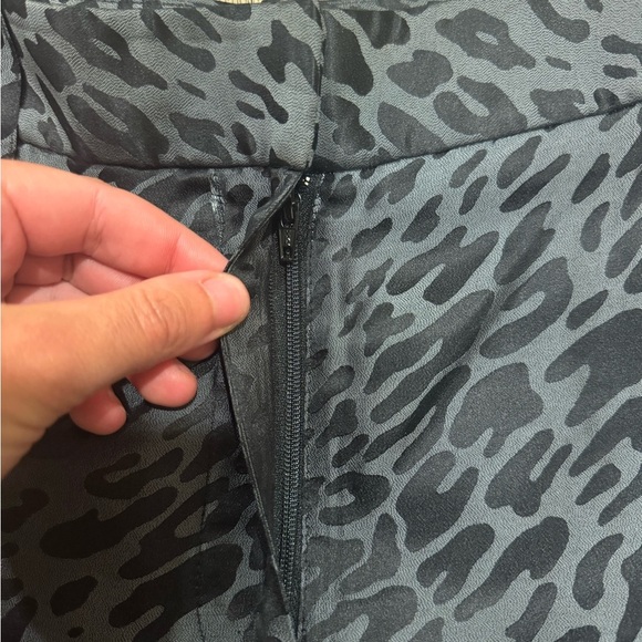 NWOT Equipment Femme Chic Animal Print Wide-Leg Trousers - Picture 6 of 10